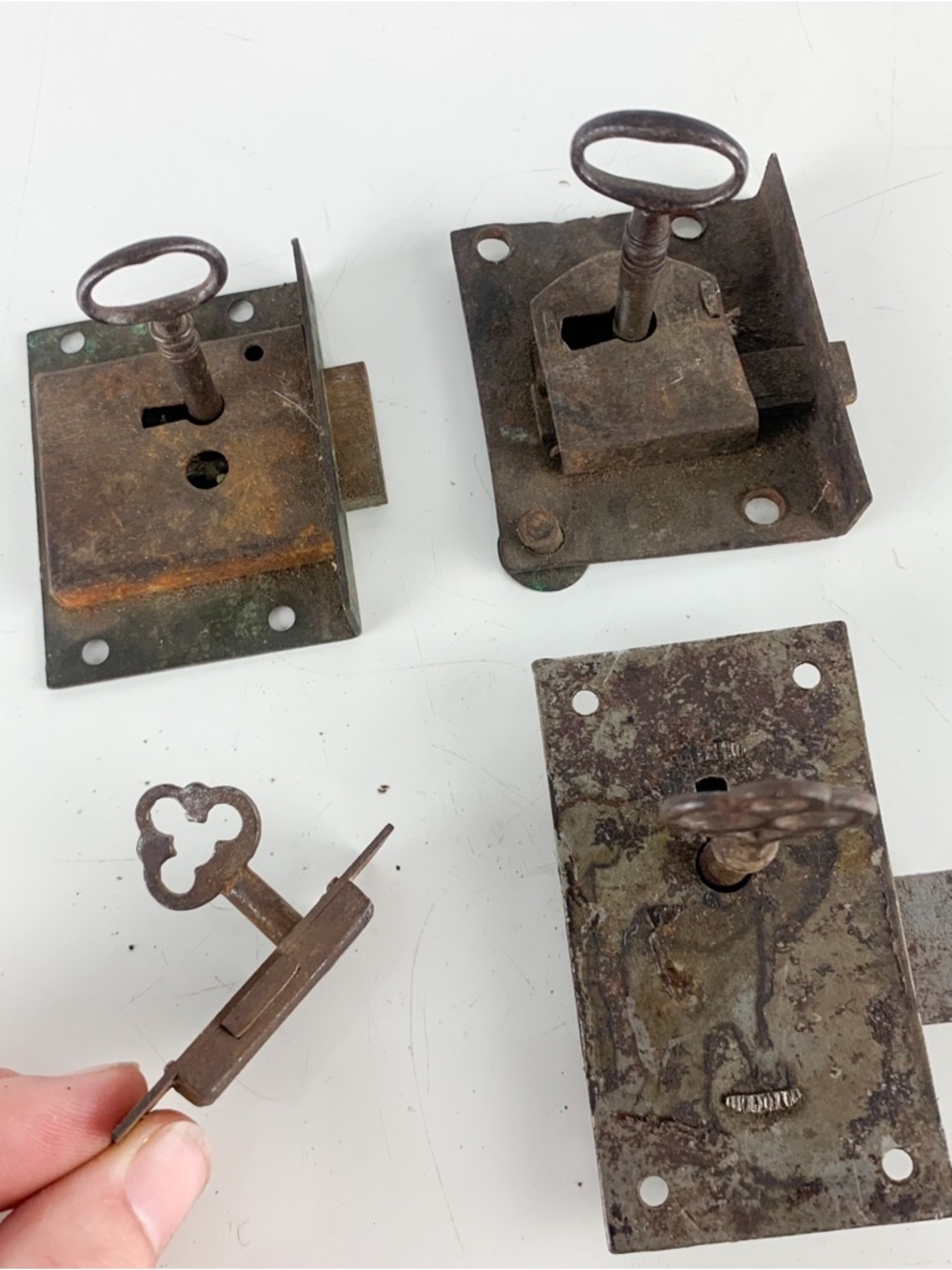 Set 4 Vintage Flush Mount Lock Latch Skeleton Keys Cabinet Desk Wardrobe Door